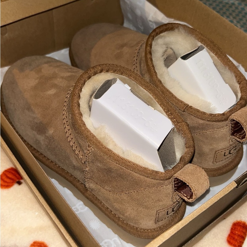UGG Classic Ultra Mini